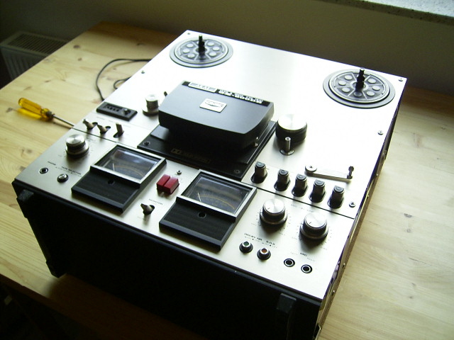 [Bild: Akai600DB_01.jpg]